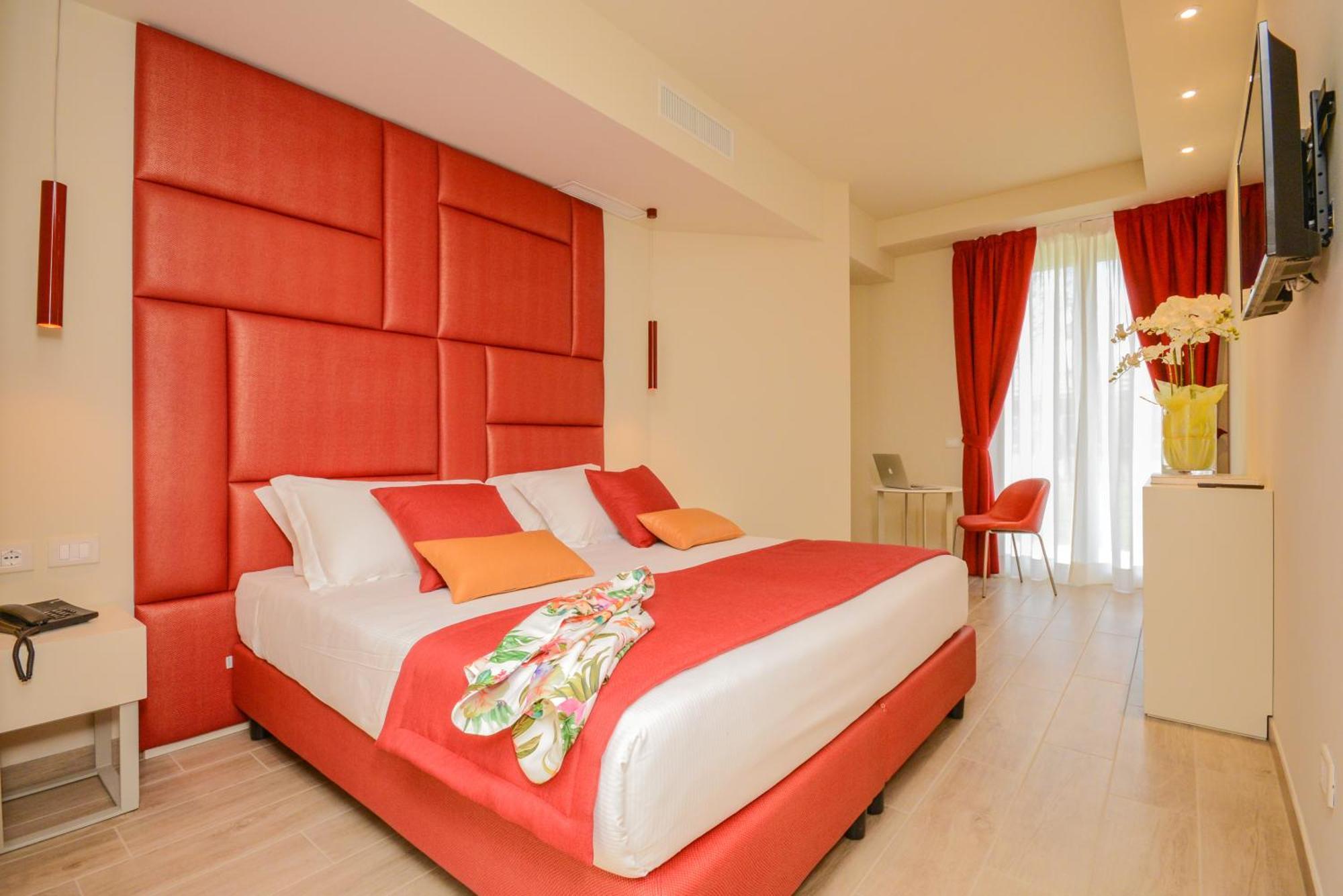 Hotel Villa Garuti Паденге-суль-Гарда Экстерьер фото