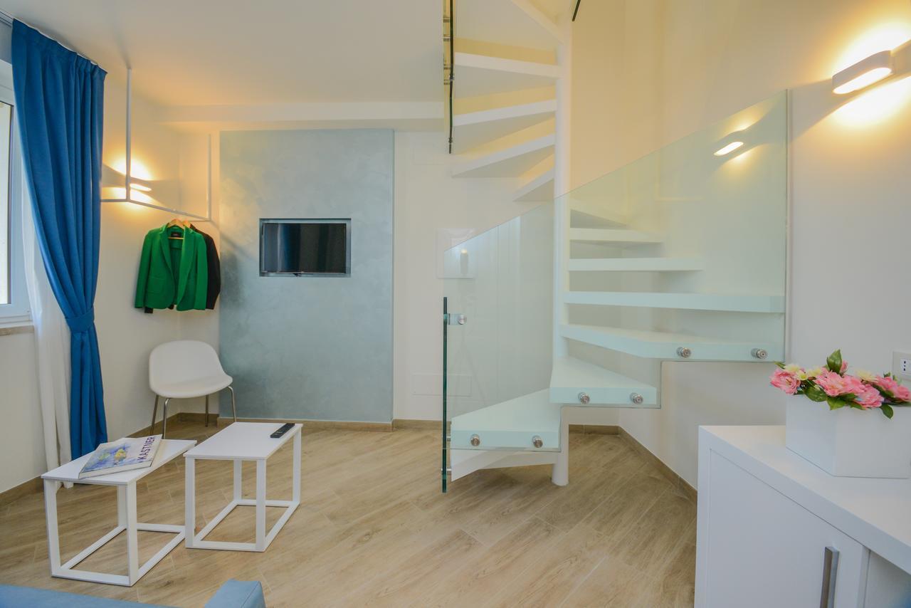 Hotel Villa Garuti Паденге-суль-Гарда Экстерьер фото